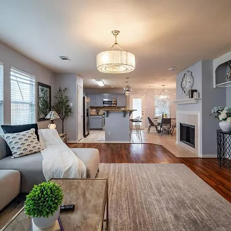 Cozy 3 Bedrooms House - Feel Like Home